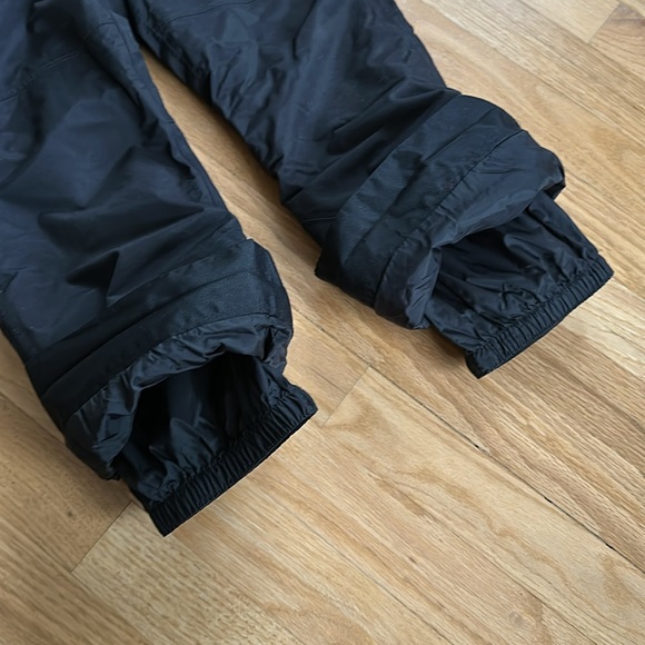 The North Face Kids’ Insulated Bibs - Picture 11 of 16